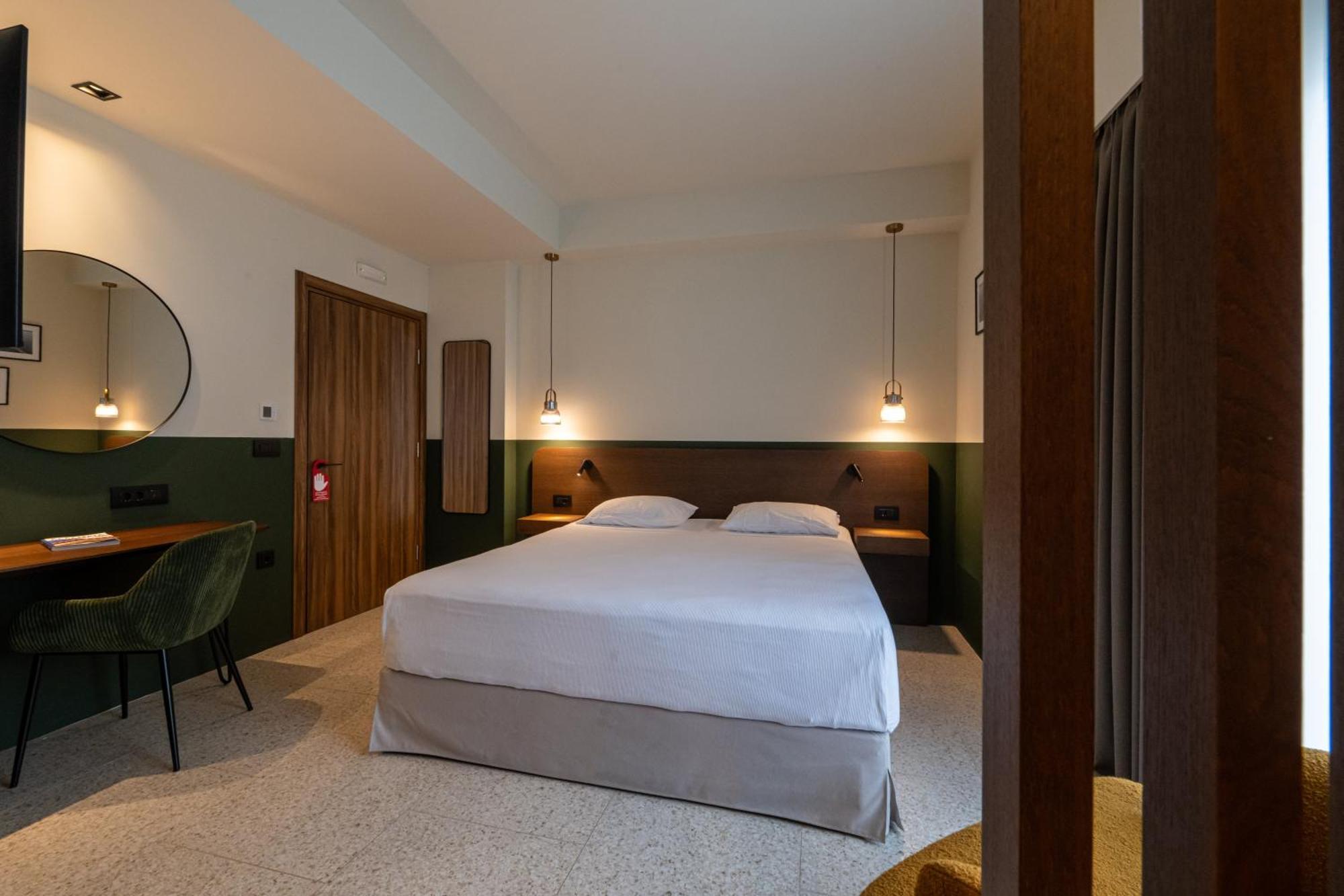 Evripidou 7 - Kalamata Mediterranean Suites Dış mekan fotoğraf