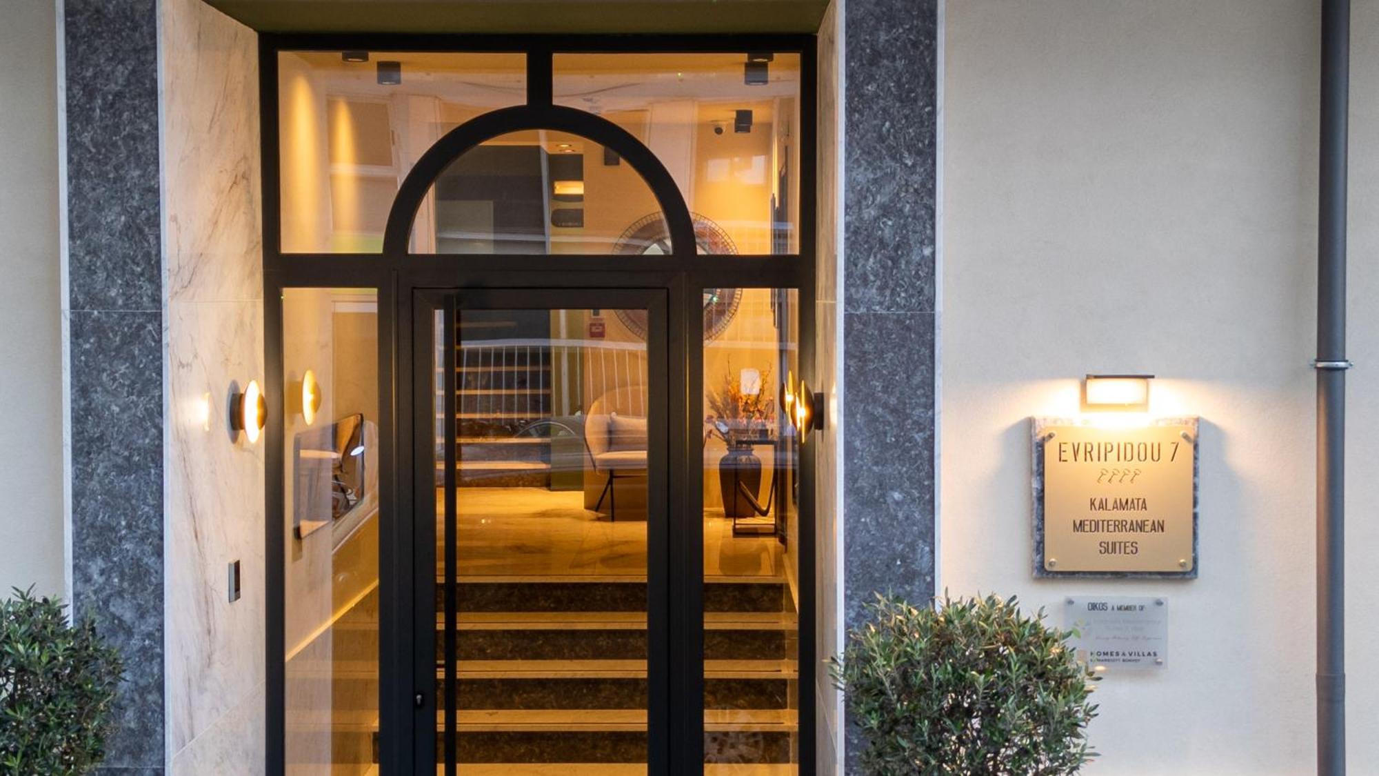Evripidou 7 - Kalamata Mediterranean Suites Dış mekan fotoğraf