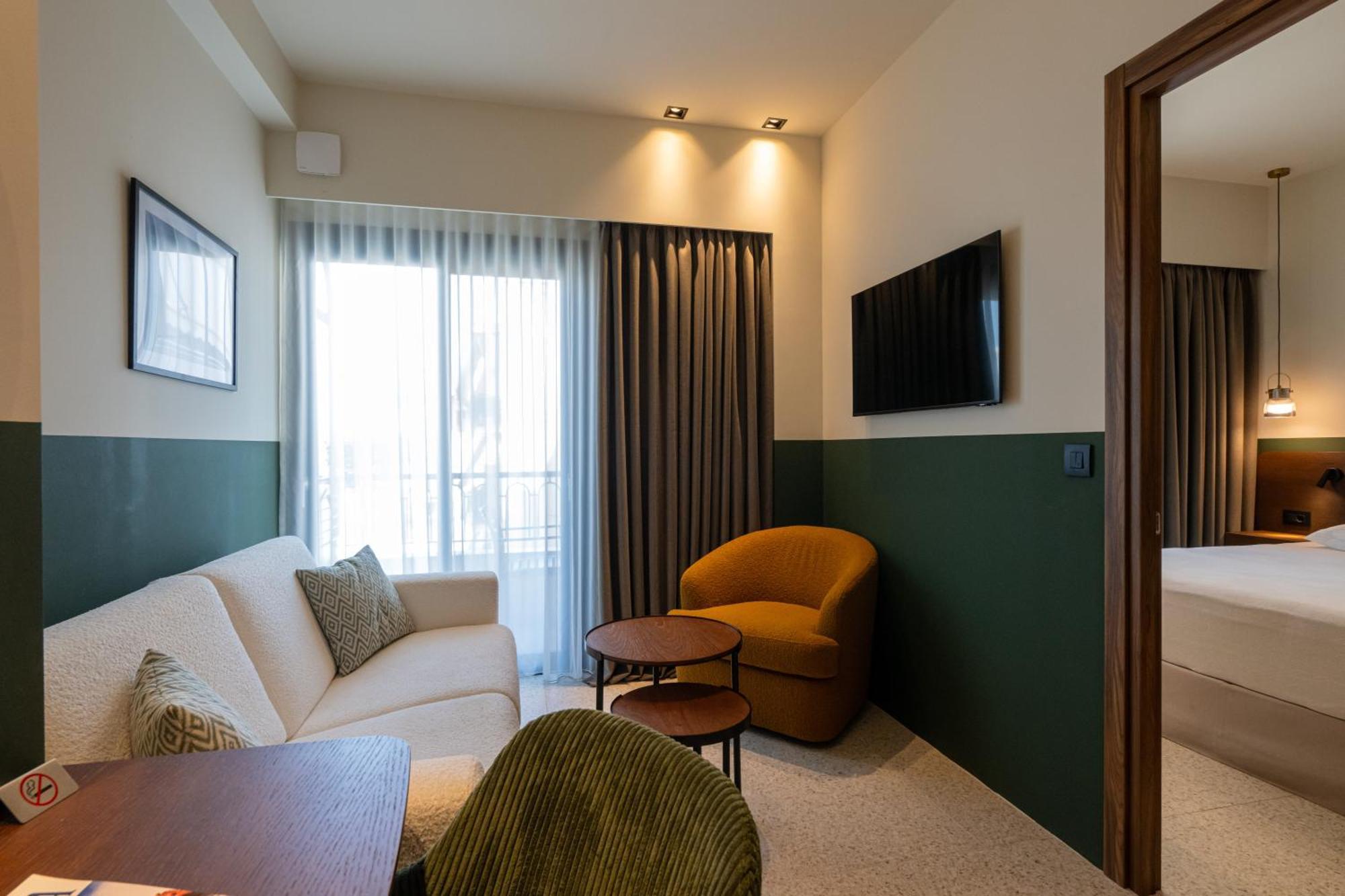 Evripidou 7 - Kalamata Mediterranean Suites Dış mekan fotoğraf