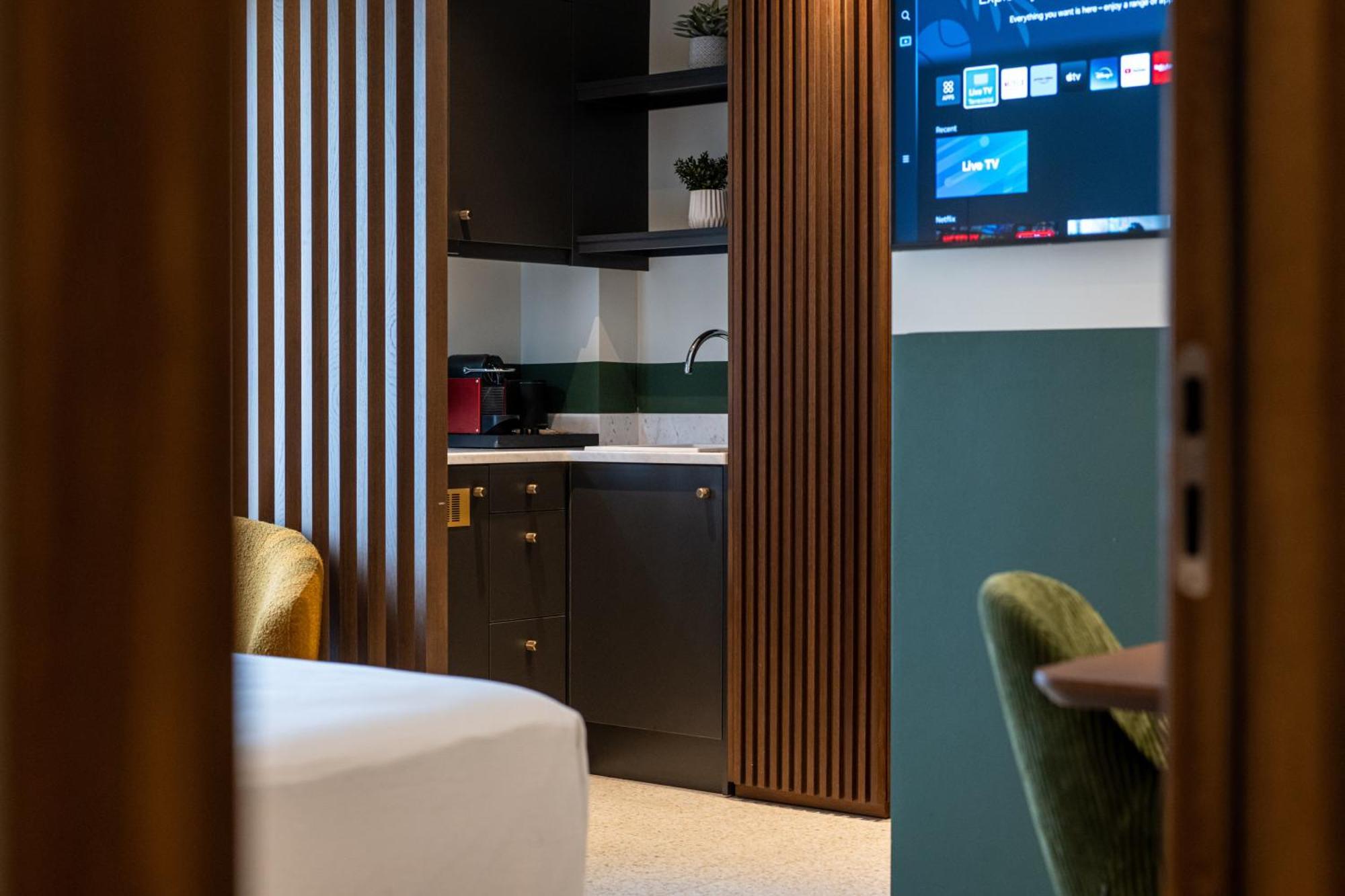 Evripidou 7 - Kalamata Mediterranean Suites Dış mekan fotoğraf