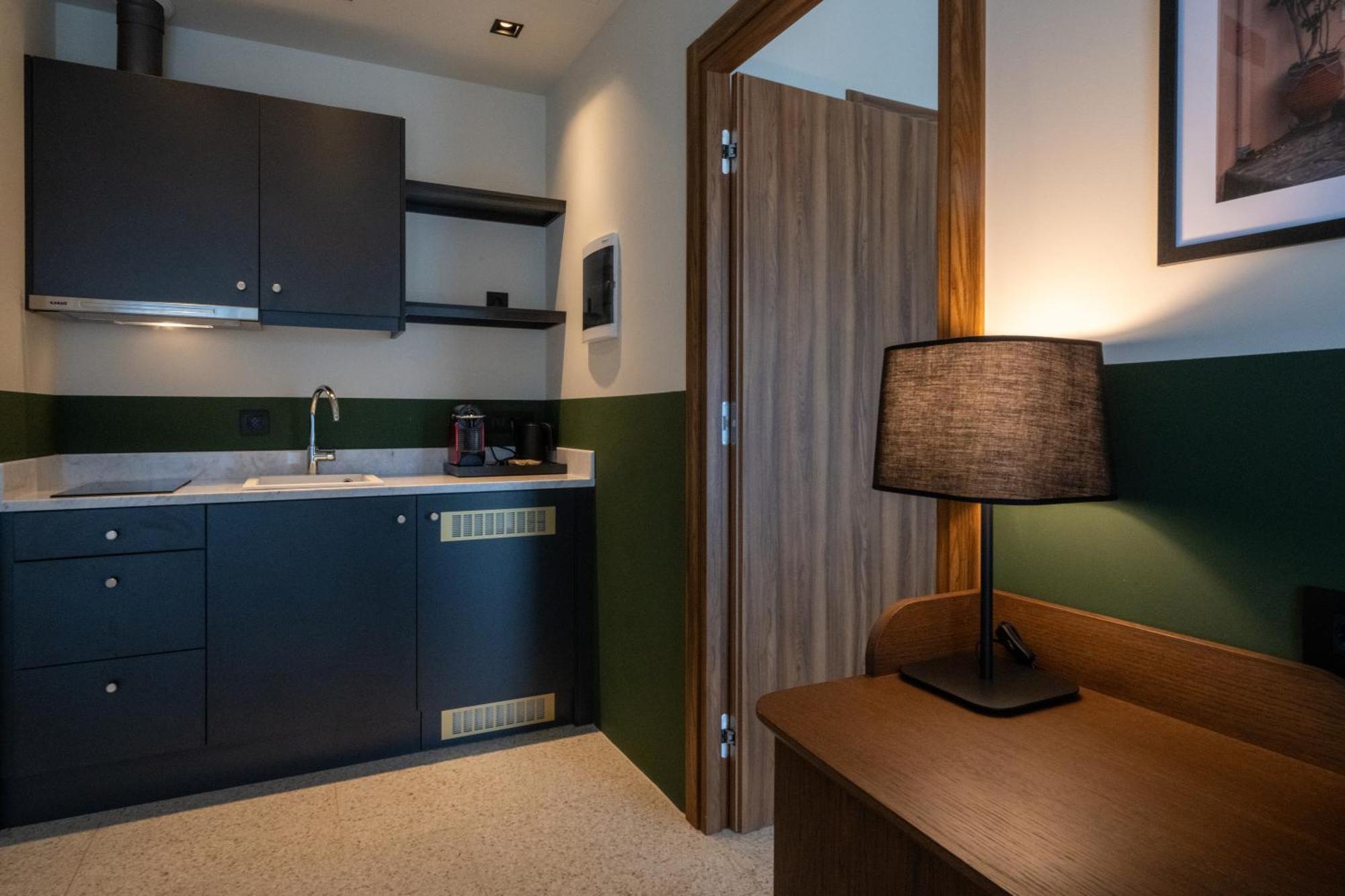 Evripidou 7 - Kalamata Mediterranean Suites Dış mekan fotoğraf