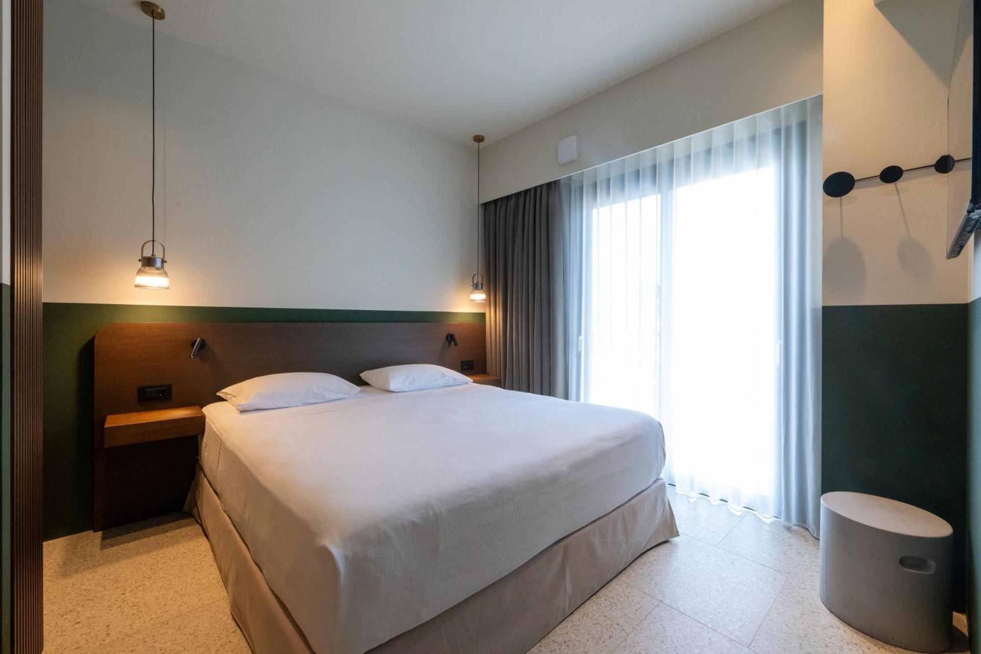 Evripidou 7 - Kalamata Mediterranean Suites Dış mekan fotoğraf