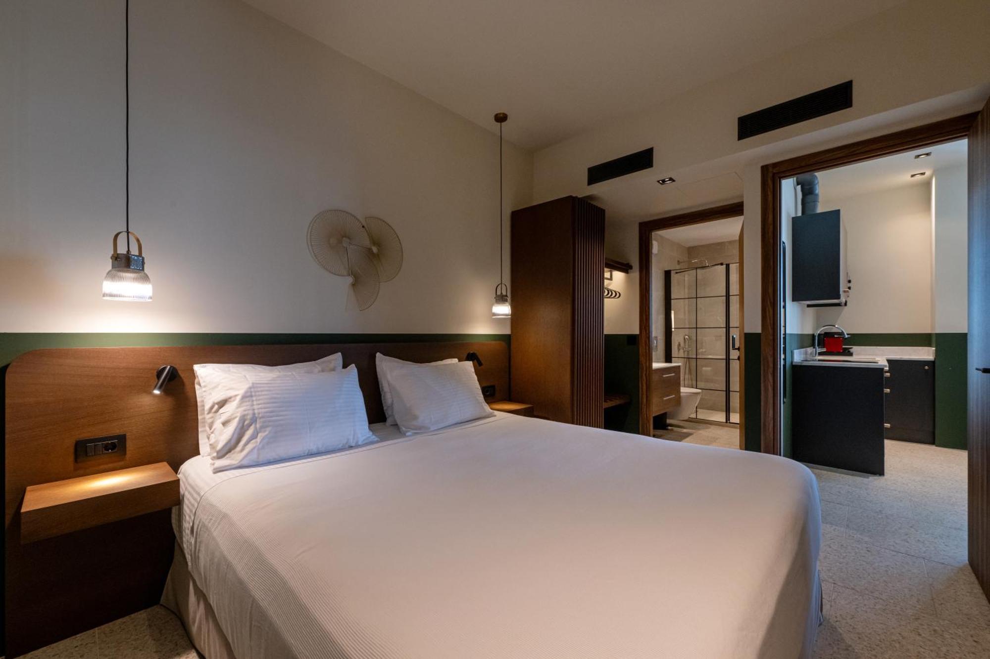 Evripidou 7 - Kalamata Mediterranean Suites Oda fotoğraf