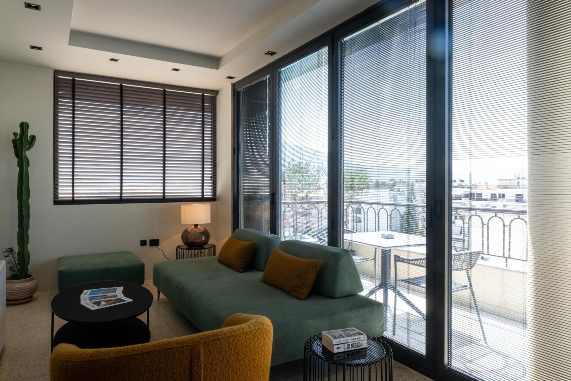 Evripidou 7 - Kalamata Mediterranean Suites Oda fotoğraf