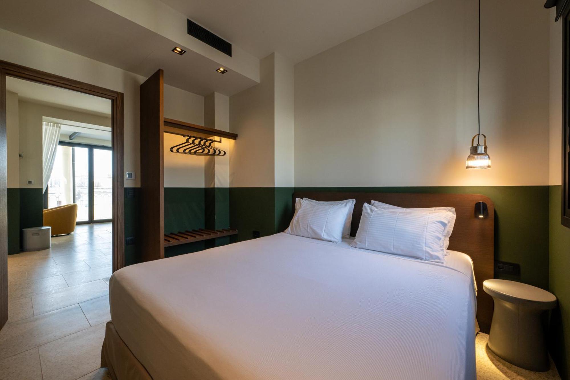 Evripidou 7 - Kalamata Mediterranean Suites Oda fotoğraf