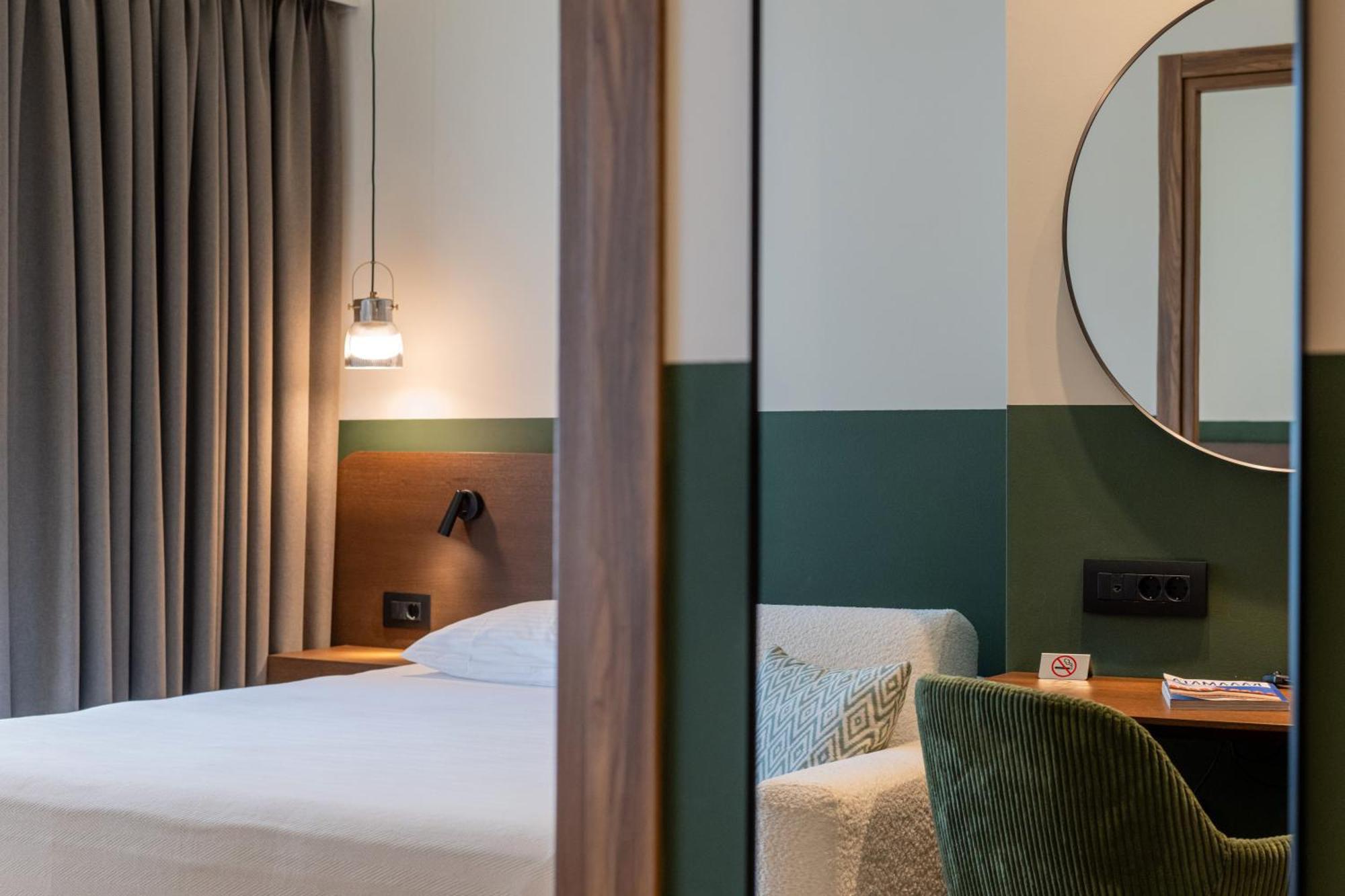 Evripidou 7 - Kalamata Mediterranean Suites Dış mekan fotoğraf