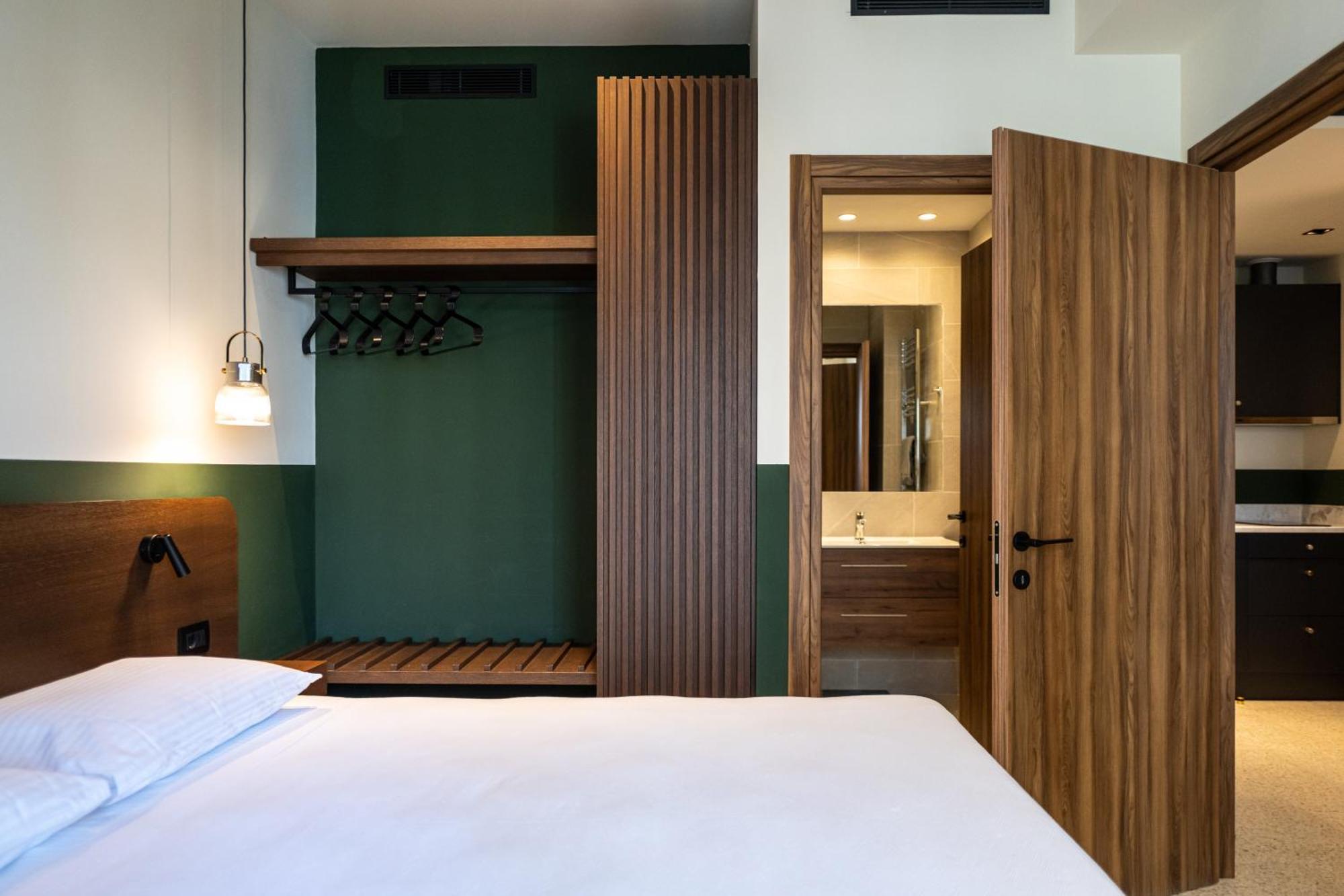 Evripidou 7 - Kalamata Mediterranean Suites Dış mekan fotoğraf