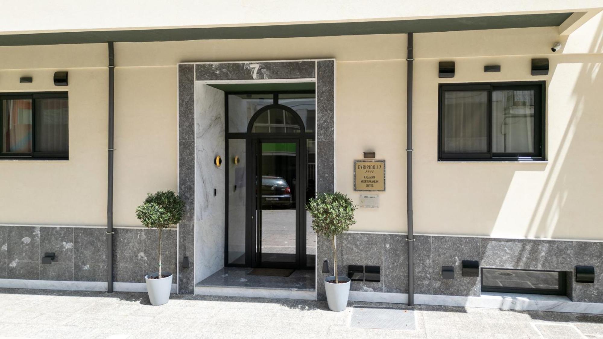 Evripidou 7 - Kalamata Mediterranean Suites Dış mekan fotoğraf