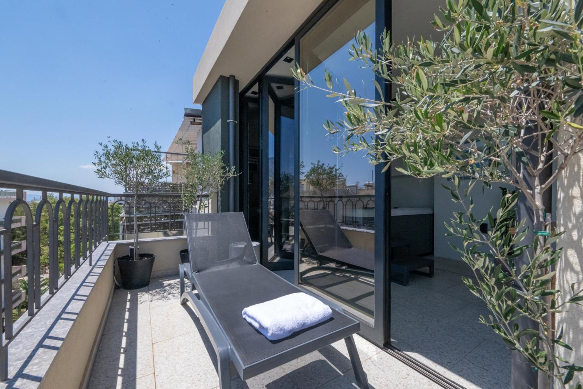 Evripidou 7 - Kalamata Mediterranean Suites Dış mekan fotoğraf